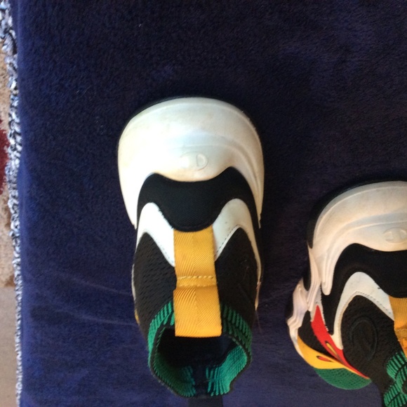 Champions  Red yellow and white color way - Picture 4 of 4